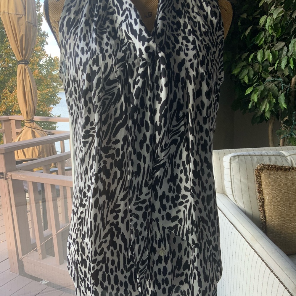 Ann Klein Ivory and Black Cheetah Print Top Size Medium